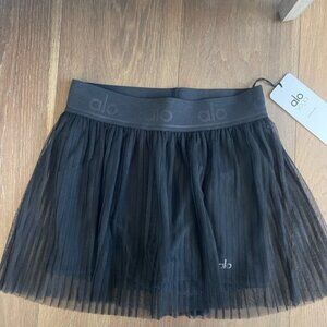 NWT Alo sheer flirty tennis skirt.